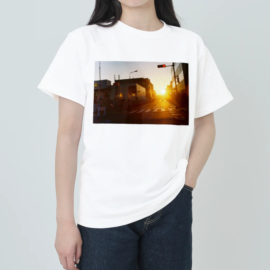 _ainalaend_の夕暮れ時間は赤ーい Heavyweight T-Shirt