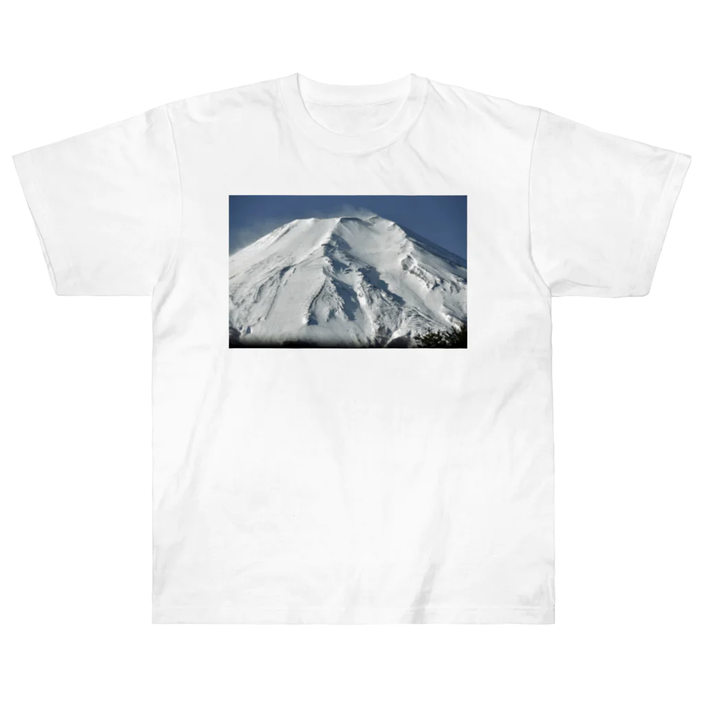 下田村の冠雪した富士山_003 ヘビーウェイトTシャツ