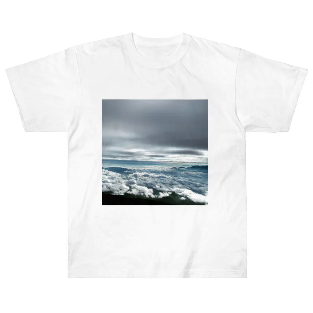 タツノオトシゴローズのsea ​​of ​​clouds Heavyweight T-Shirt