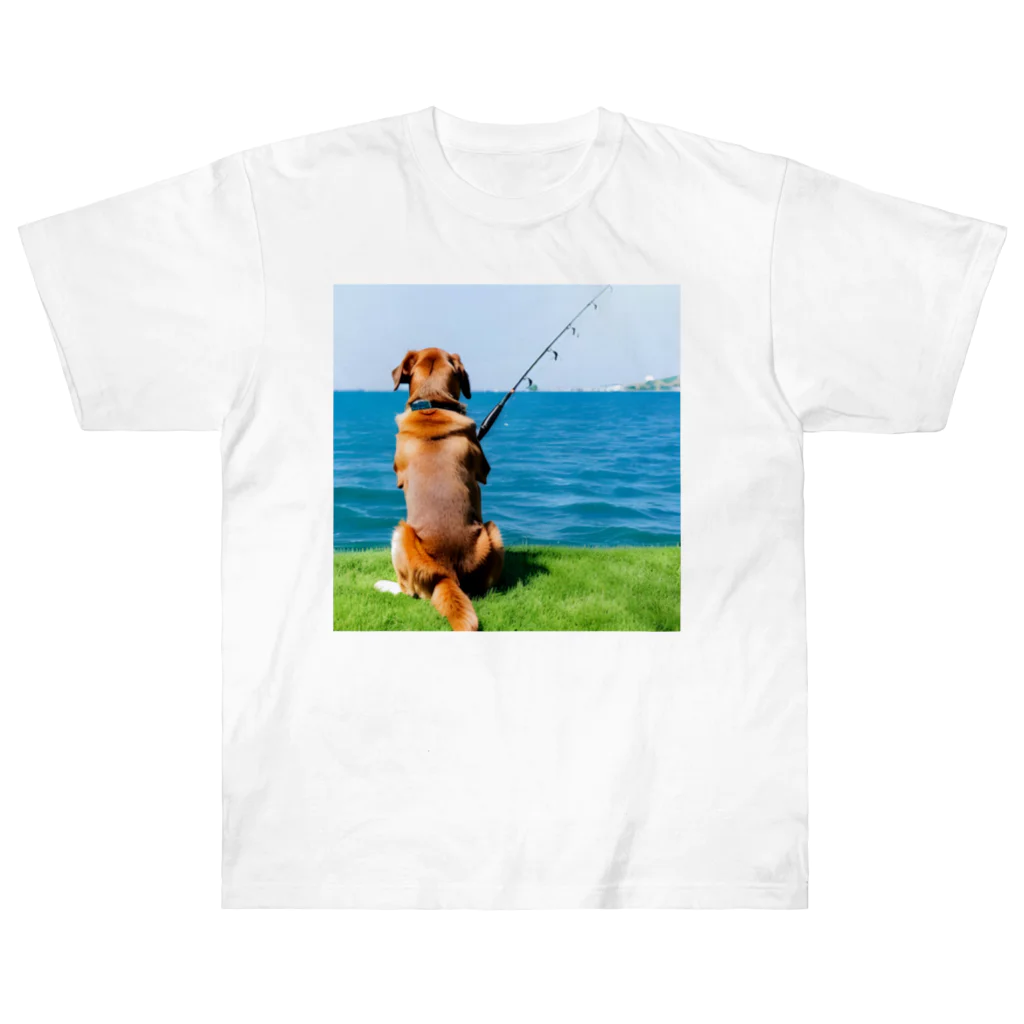 the dog is ⚫︎⚫︎ing ✖️✖️のthe dog is fishing fish ヘビーウェイトTシャツ