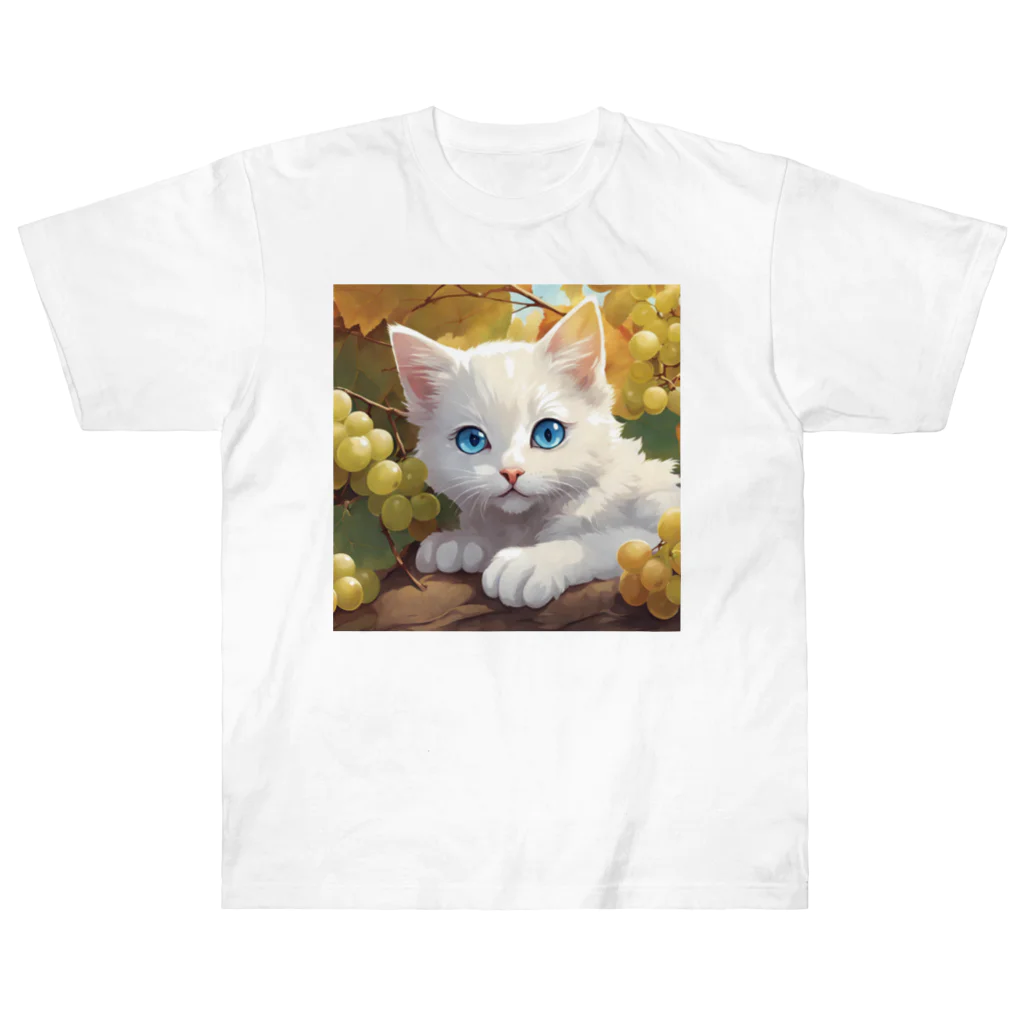 yoiyononakaの葡萄畑の番猫02 Heavyweight T-Shirt