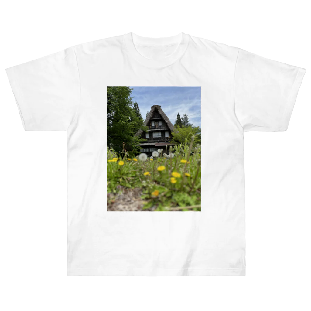 COSMIC Galleryの白川郷・五箇山の合掌造り集落 Heavyweight T-Shirt