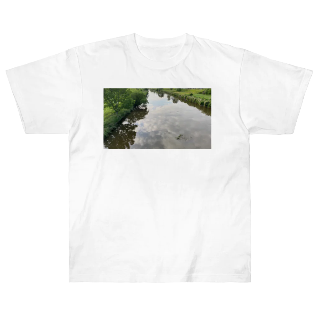 日常をのぞき見してみるの川面 夏の風景 Heavyweight T-Shirt