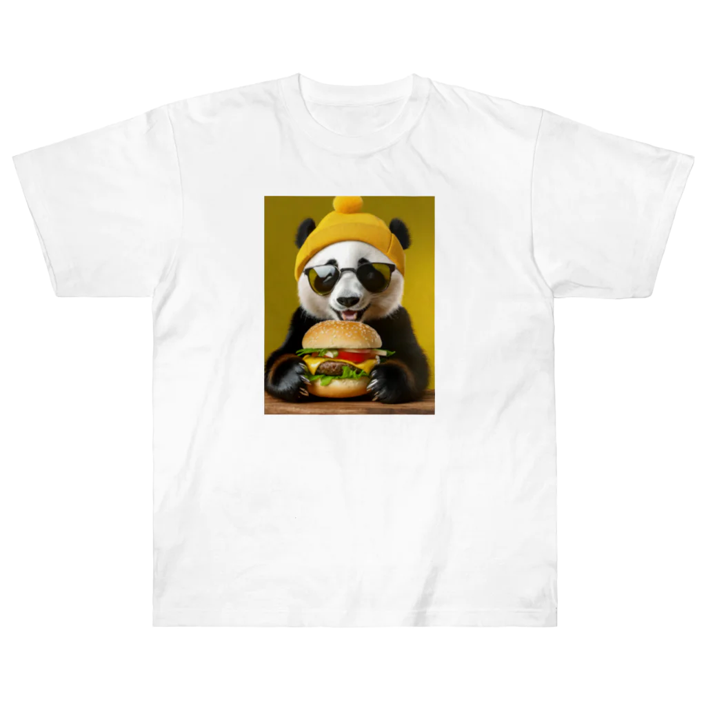 Colorful Canvasのハンバーガーを食べるパンダ Heavyweight T-Shirt