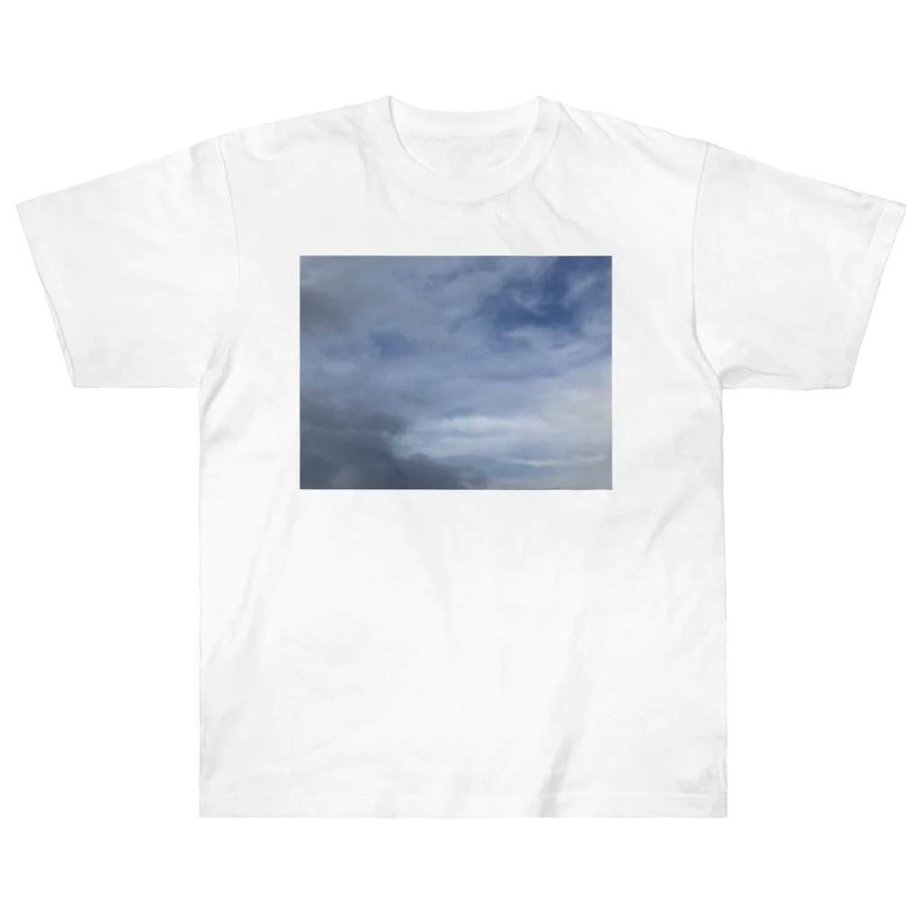 そらの4月16日　吹き荒れる風と雲 Heavyweight T-Shirt