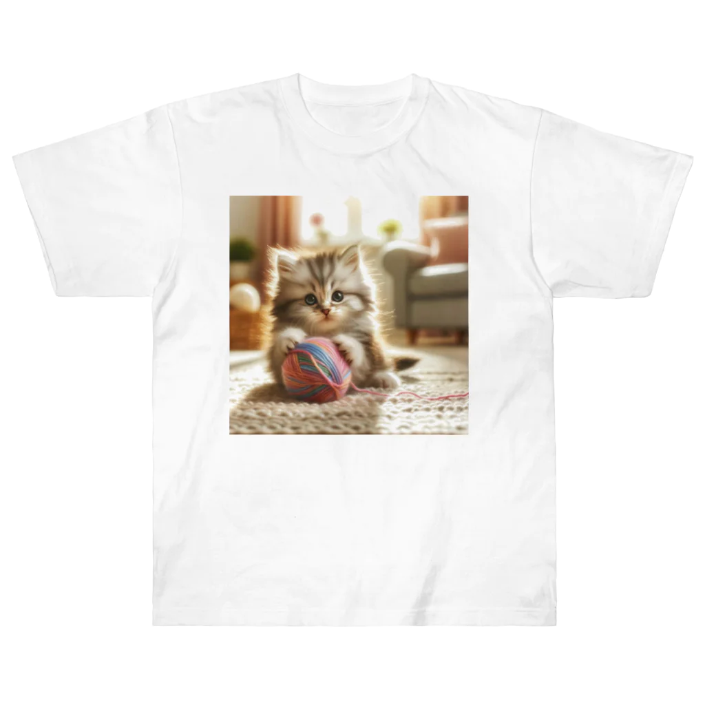 TomaTracksのふわふわ子ネコ Heavyweight T-Shirt