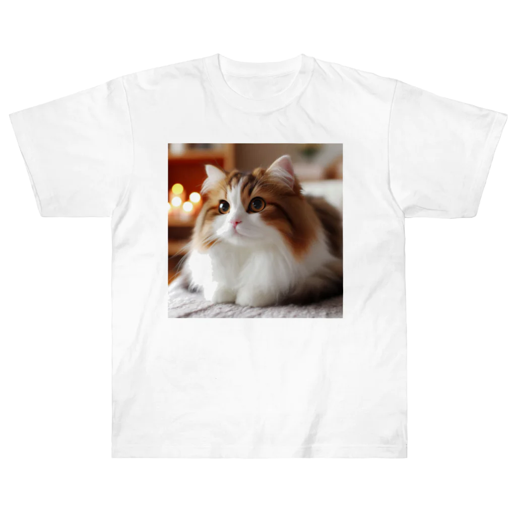 猫　ねこグッズギャラリーのふわふわの三毛猫 ヘビーウェイトTシャツ
