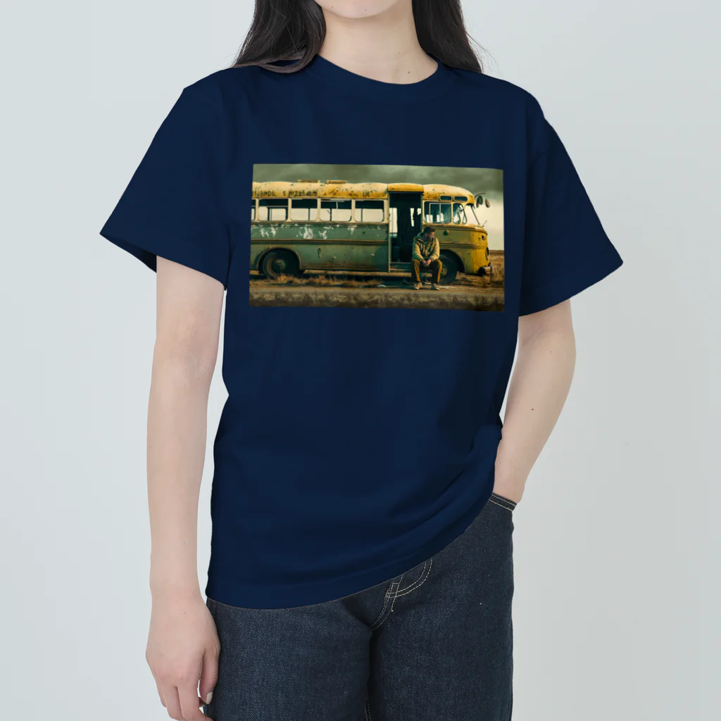 MiraCode　(by AI design)のBus   (by AI design) ヘビーウェイトTシャツ