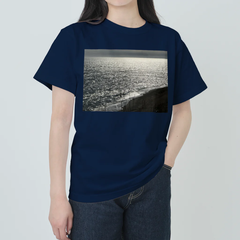 空屋　sorayakusakaの202004241513000　銀の海岸線 Heavyweight T-Shirt