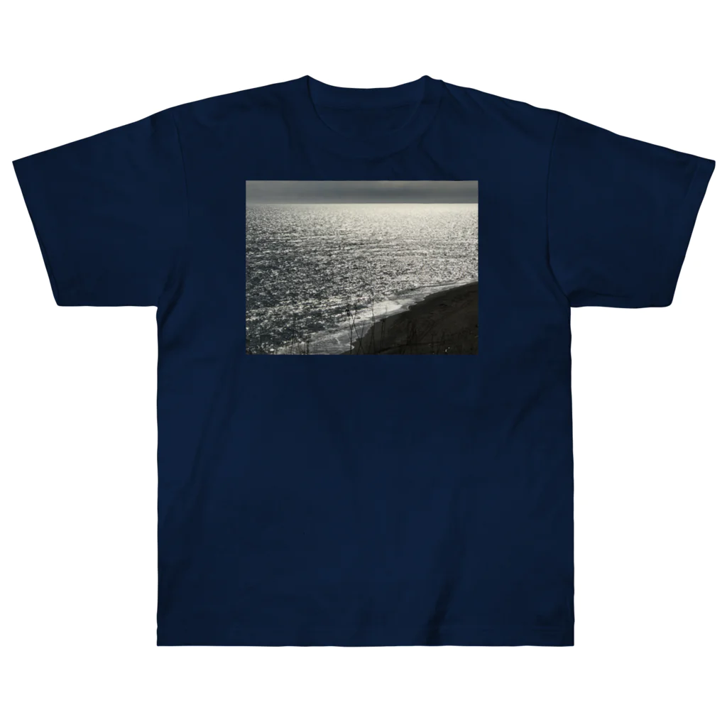 空屋　sorayakusakaの202004241513000　銀の海岸線 Heavyweight T-Shirt