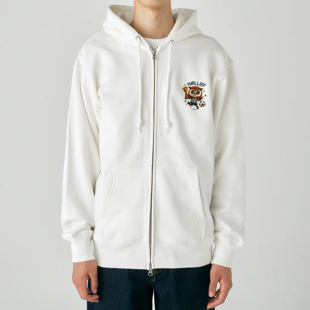 まんじゅ王国のフクロウがボールを蹴っているかわいい姿！ Heavyweight Zip Hoodie