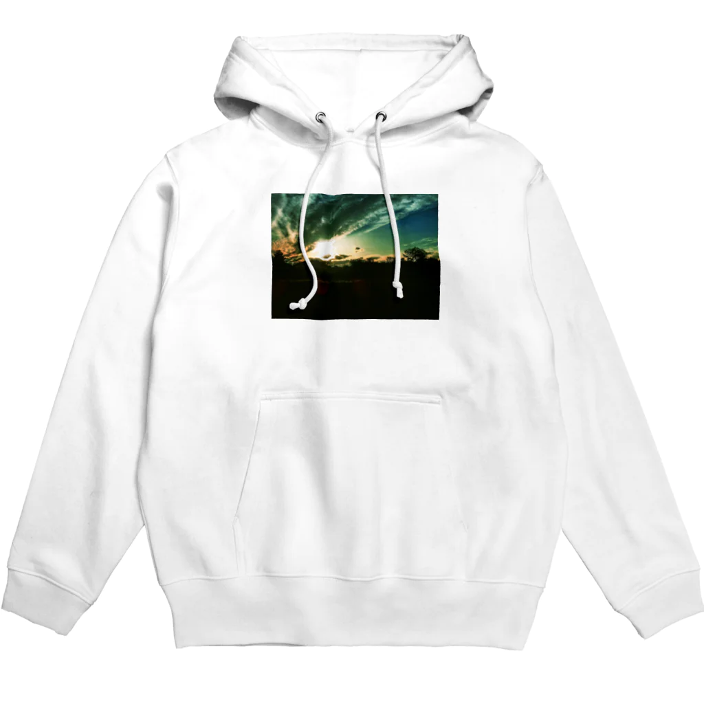 SHOPマニャガハの変わる空、変わる雲 Hoodie