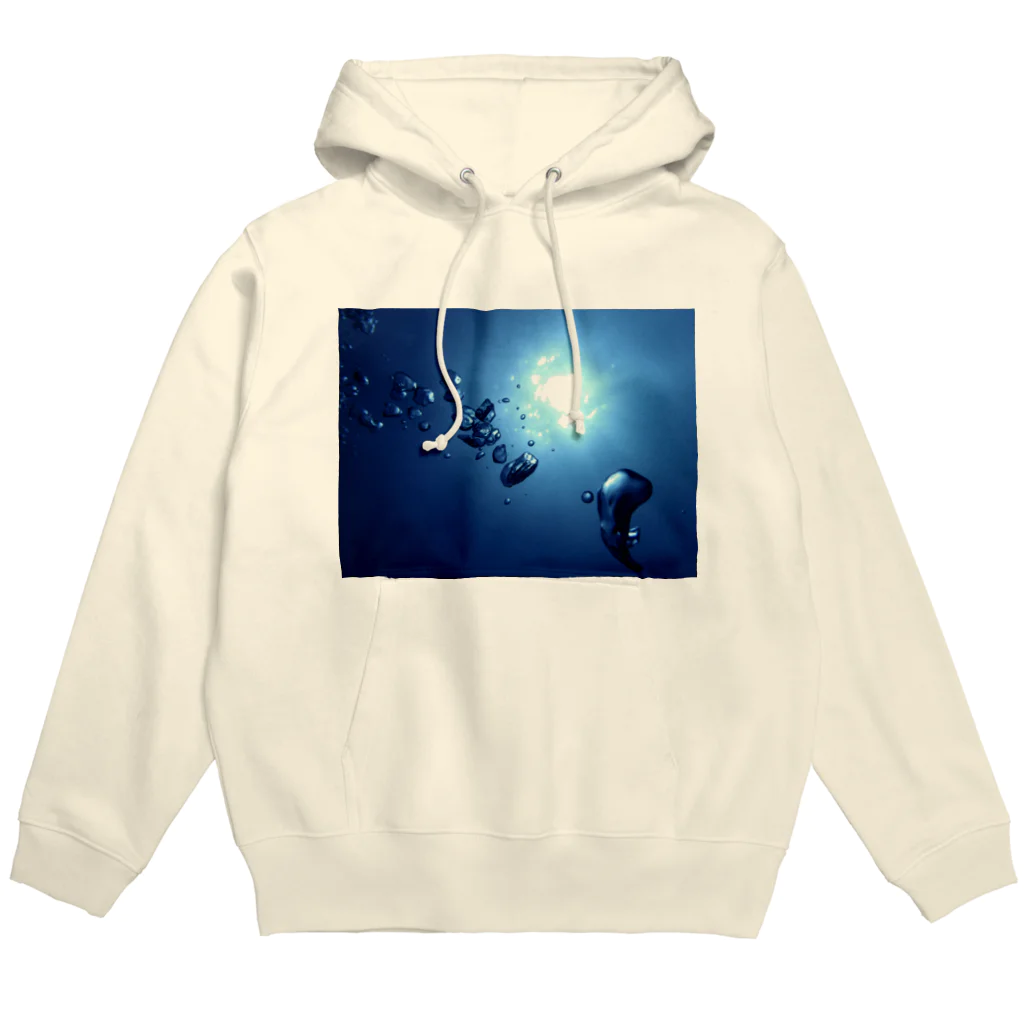 OCEANのBreath Hoodie