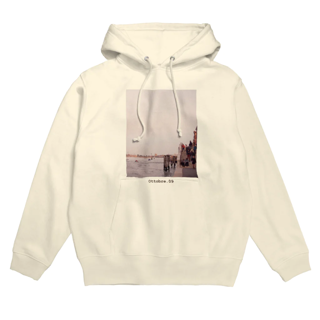 旅するTシャツ。のOttobre .9  /  Venezia，italia Hoodie