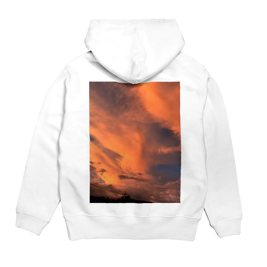 結界家の赤龍雲 Hoodie:back