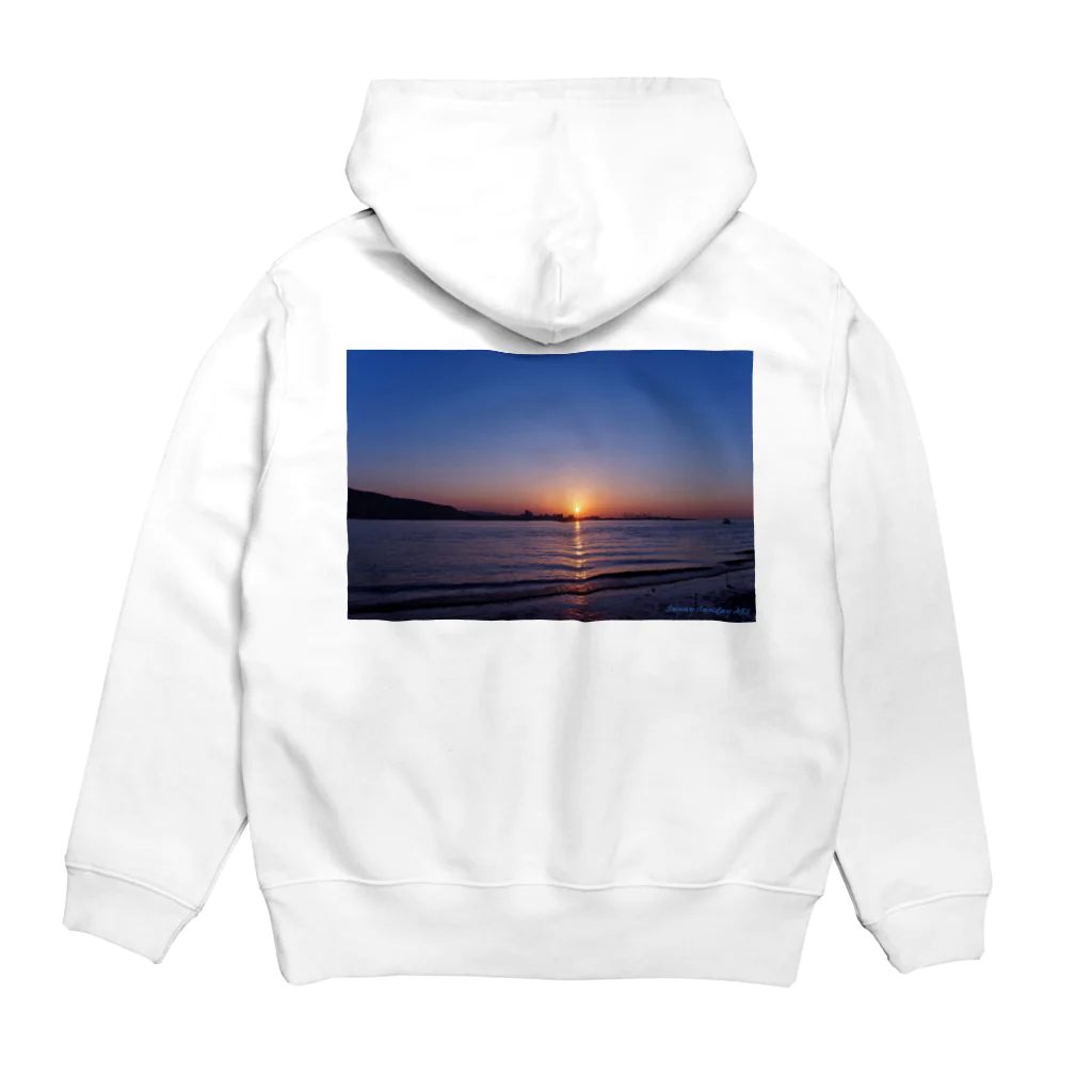 SunnySundayArtの台湾）淡水の青い夕陽 Hoodie:back