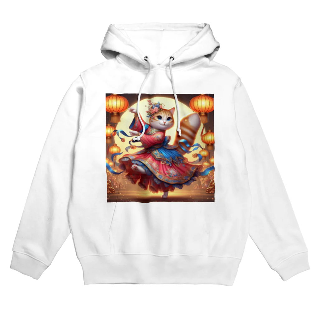 ニャーちゃんショップのアジアの伝統的な舞踏を踊っている猫 Hoodie