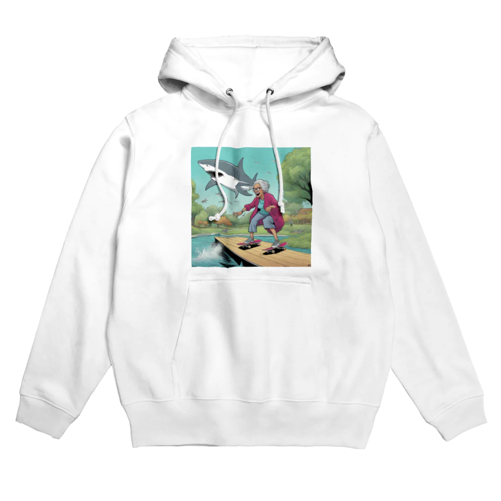 スケートボード、変な癖シリーズのスケボーに乗る癖のあるおばあちゃん Hoodie