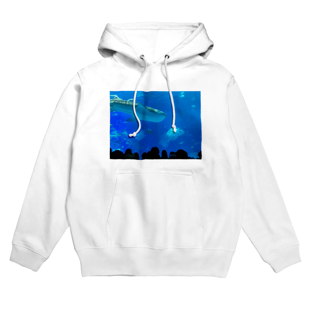 kknkakのジンベイザメの写真 Hoodie