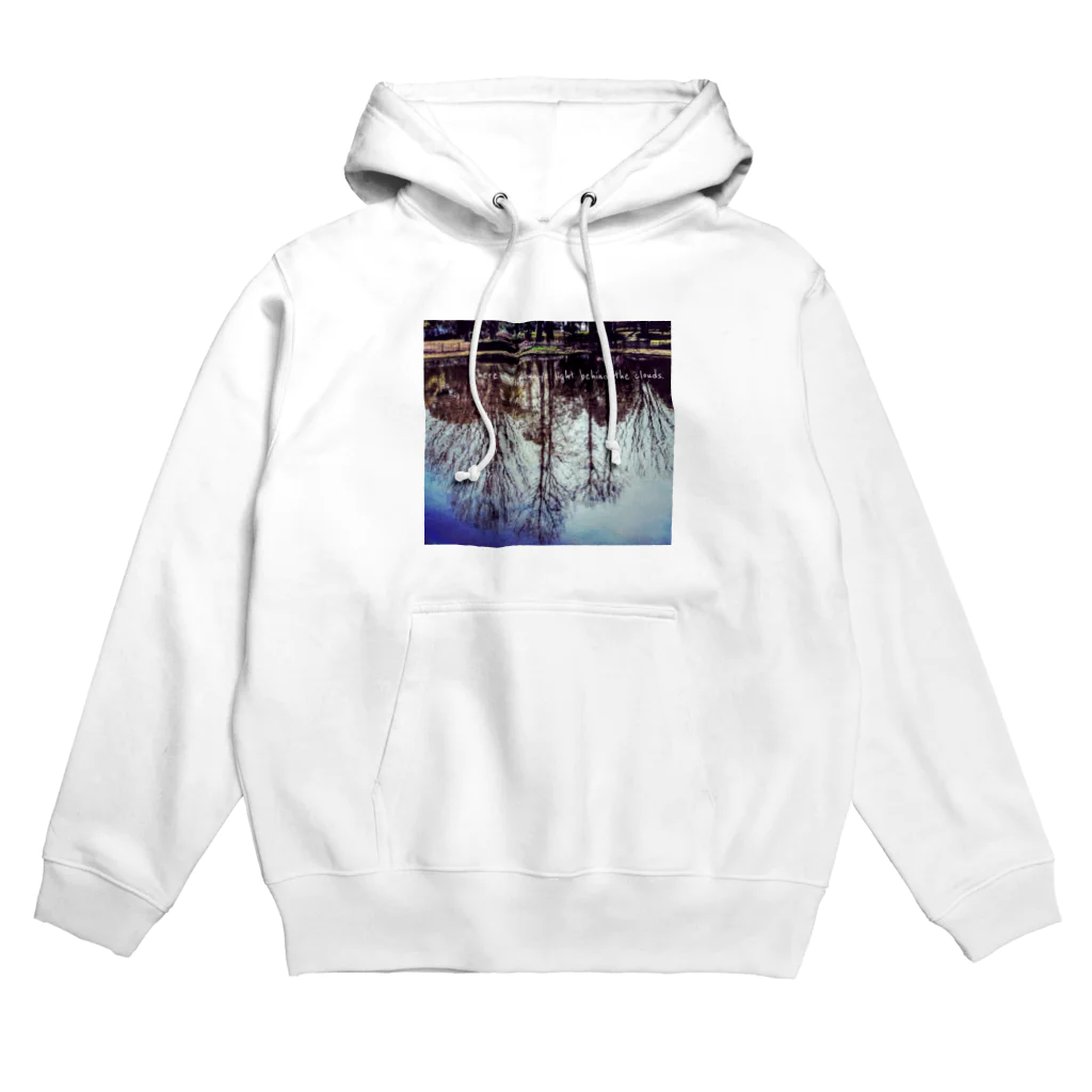 chioriの雲の向こうはいつも青空 Hoodie