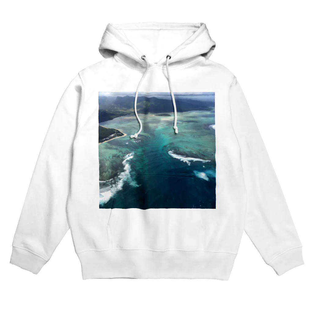 ninaoikawaのモーリシャスの海中の滝 Hoodie