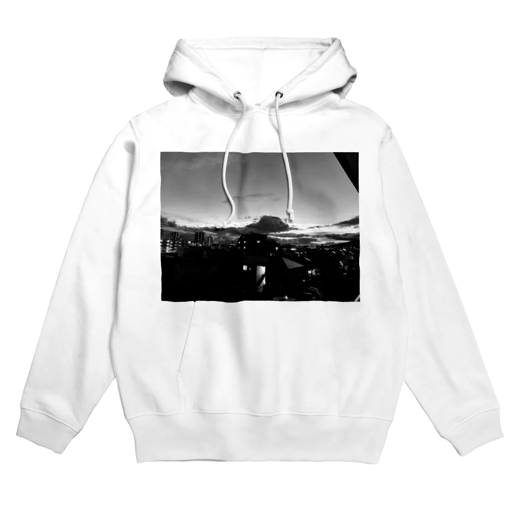 お疲れ様でしたのベランダ白黒 Hoodie