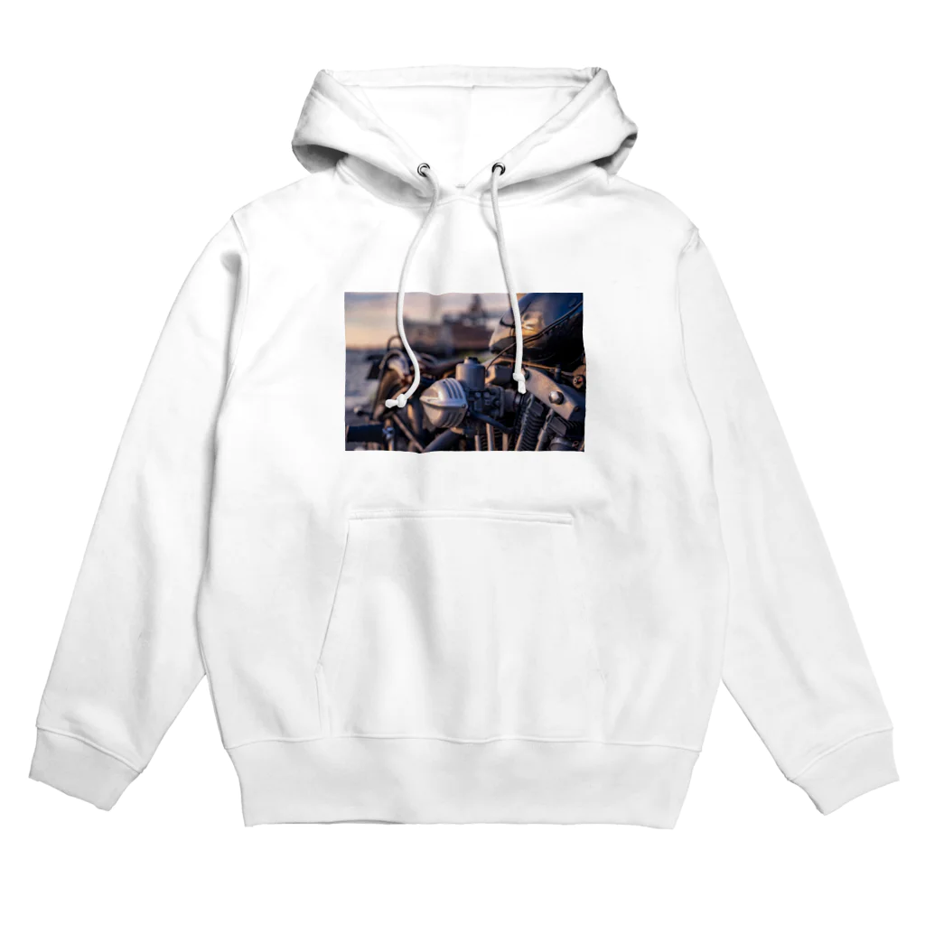 takashikickの夕日が映るバイク Hoodie