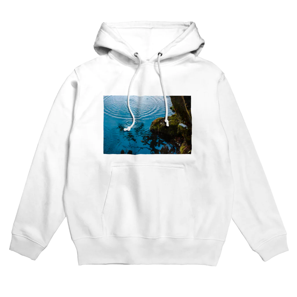 日常の一コマの水 Hoodie