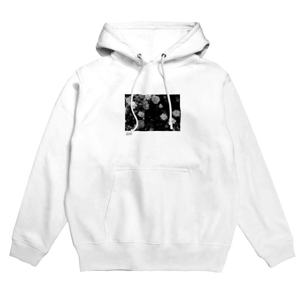 ResistworksのROSE mono Hoodie