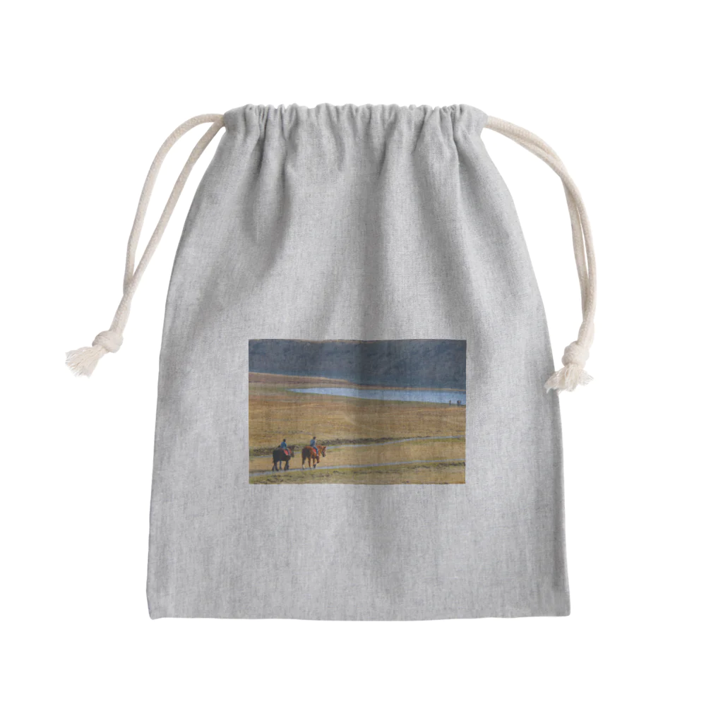 Shotfelice -Kimihiko Ikeda-の草千里ヶ浜と馬 Mini Drawstring Bag