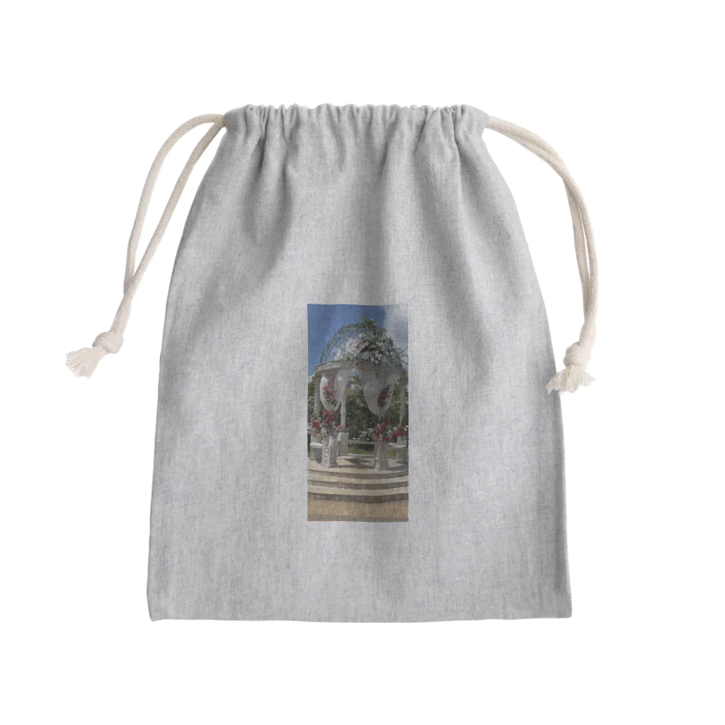 miyumiyumiyumiyuの薔薇のベンチ Mini Drawstring Bag