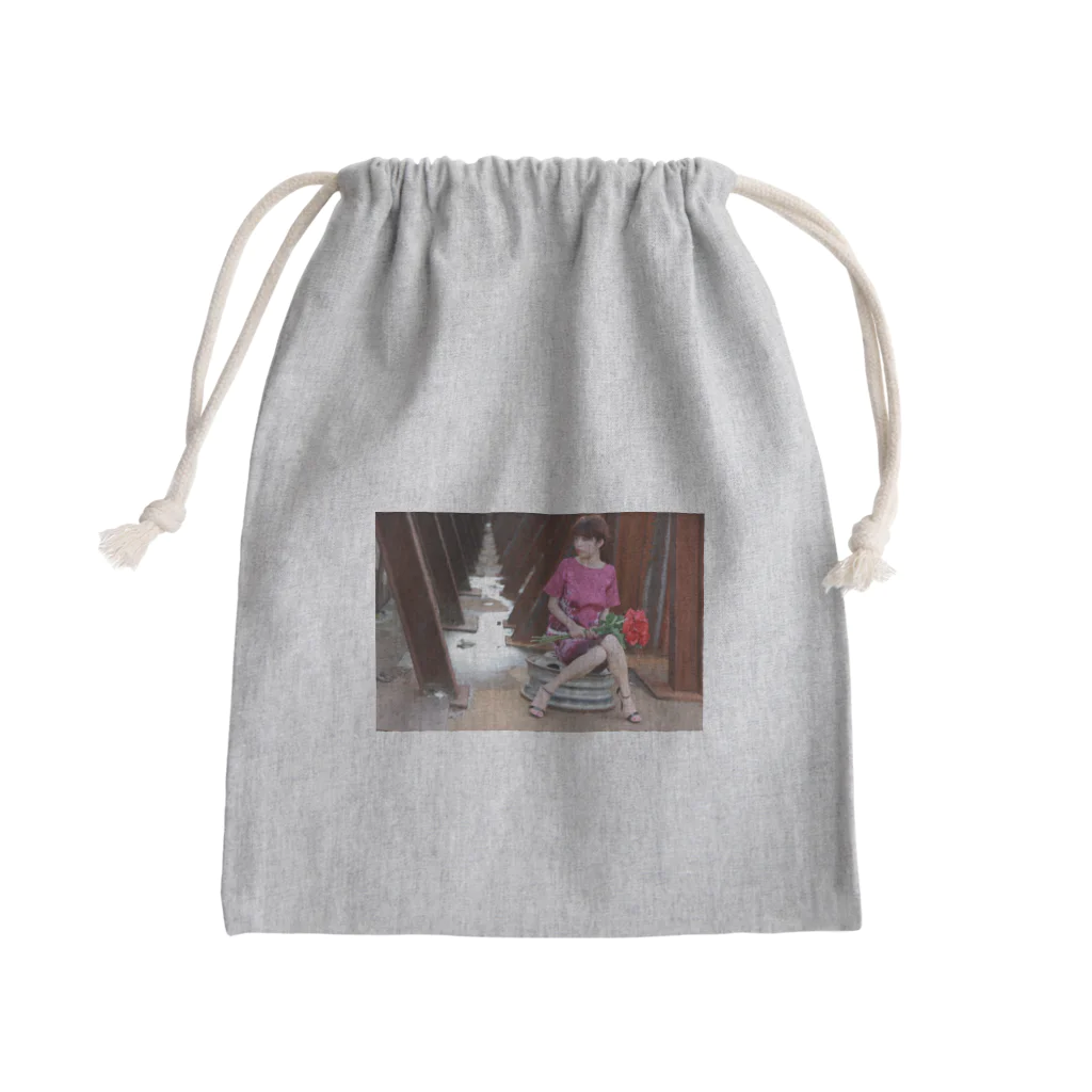 愛のポートレート Mini Drawstring Bag