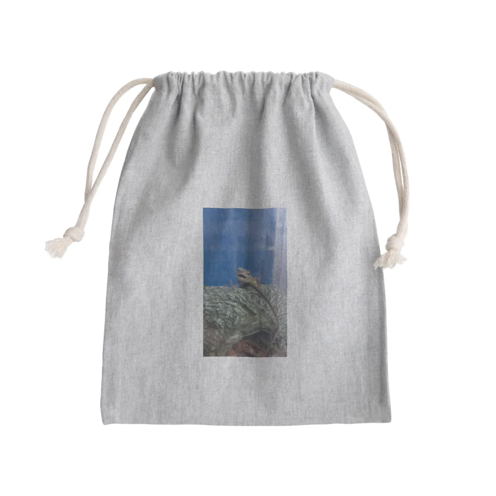 Makoto_Kawano Designの笑うトカゲ Mini Drawstring Bag