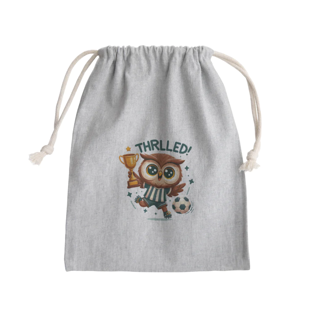 まんじゅ王国のフクロウがボールを蹴っているかわいい姿！ Mini Drawstring Bag