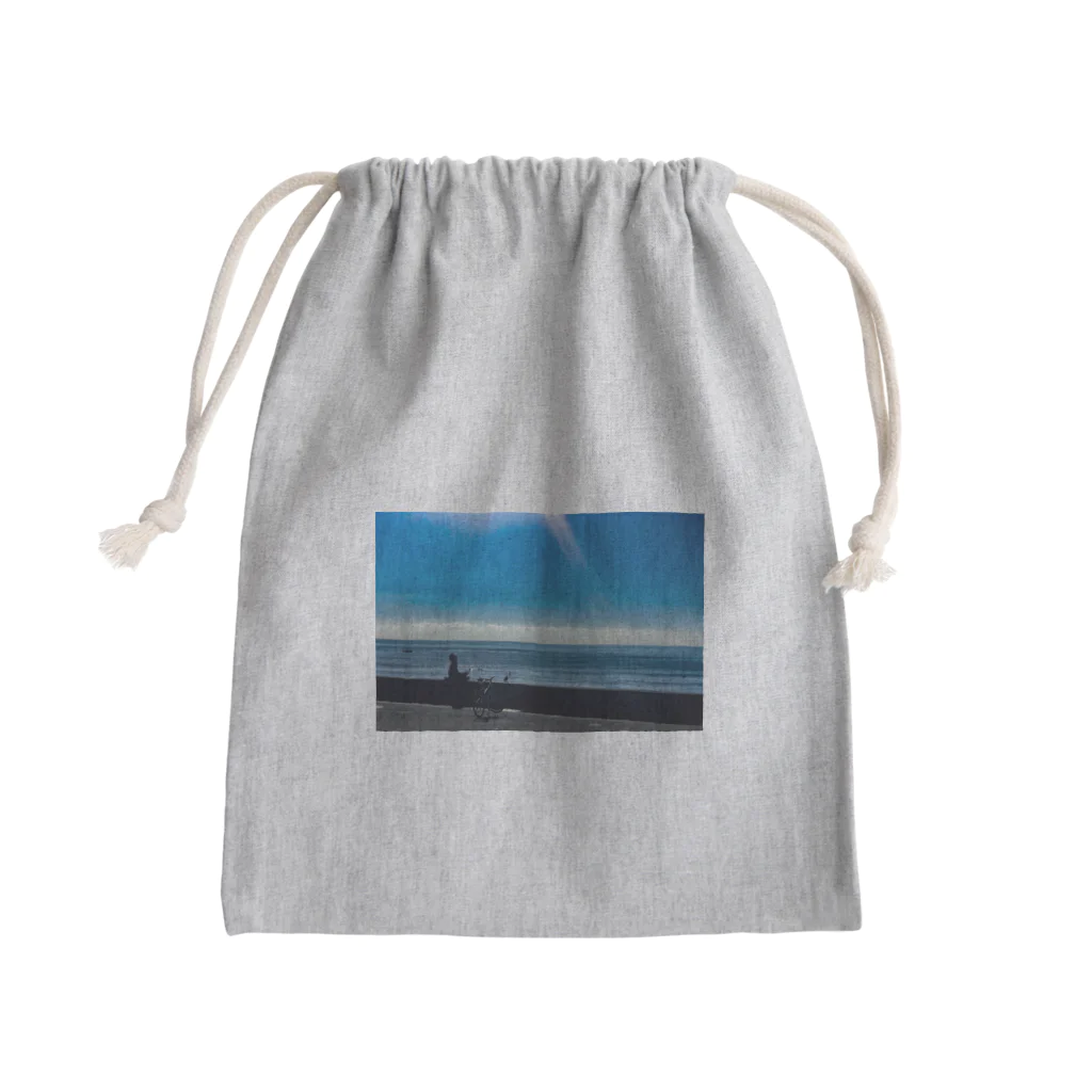 写真のお店の湘南のサーファー Mini Drawstring Bag