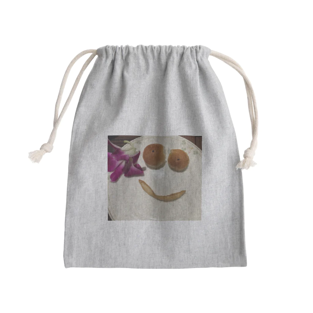 kiki'sのSmile Mini Drawstring Bag