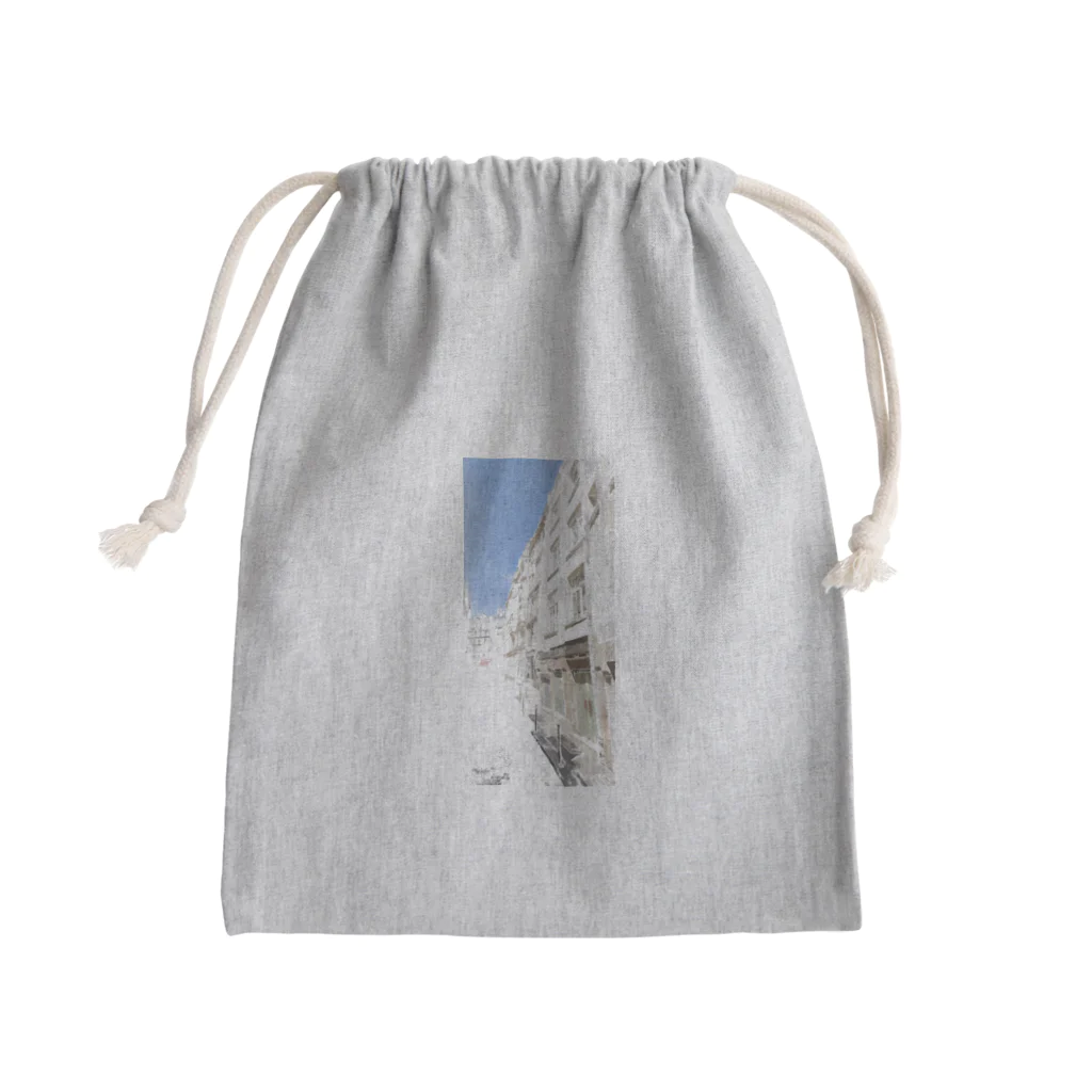 rilybiiのSky and green door Mini Drawstring Bag