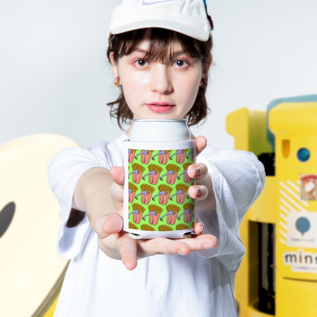 Mieko_Kawasakiの魅惑のフライドポテト🍟　GULTY PLEASURE FRENCH FRIES GREEN Koozie:size