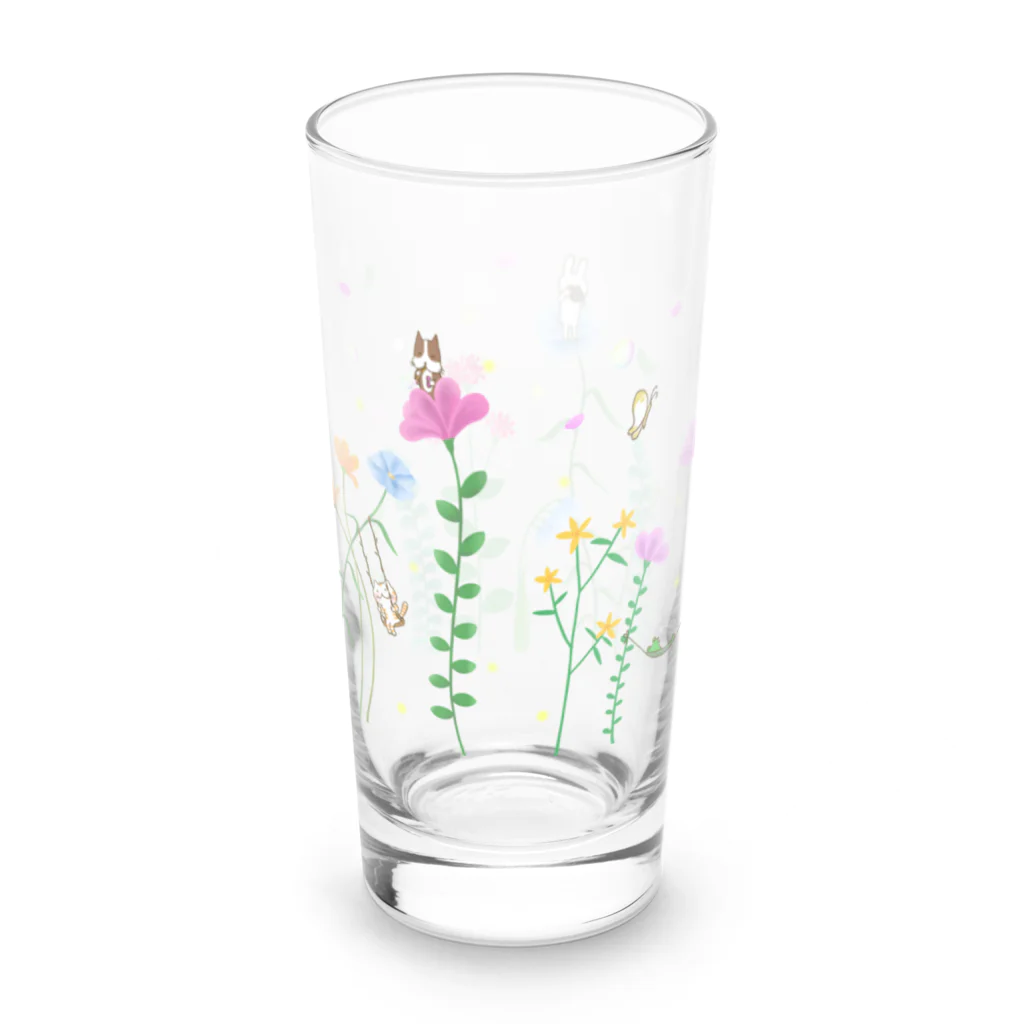 カワラリマーの花畑で春風と遊ぶ仲良しトリオたち Long Sized Water Glass :back