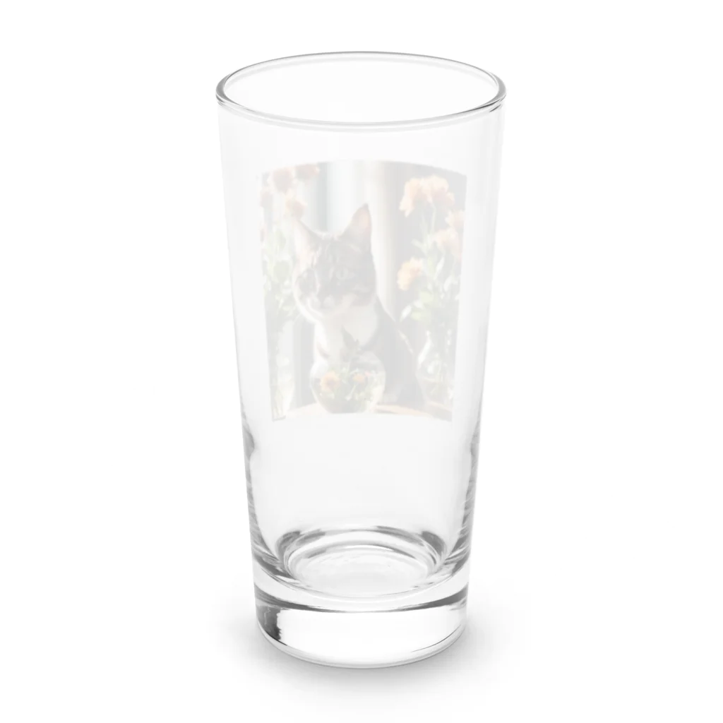 amaneiro___のお花のむこうに何かを見つけた猫 Long Sized Water Glass :back