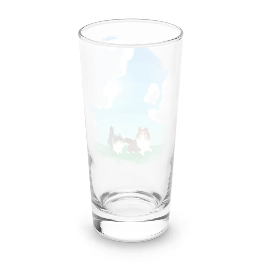 Kotetsu diary(SUZURI店)のシェルティ2匹×青空の下の草原 Long Sized Water Glass :back