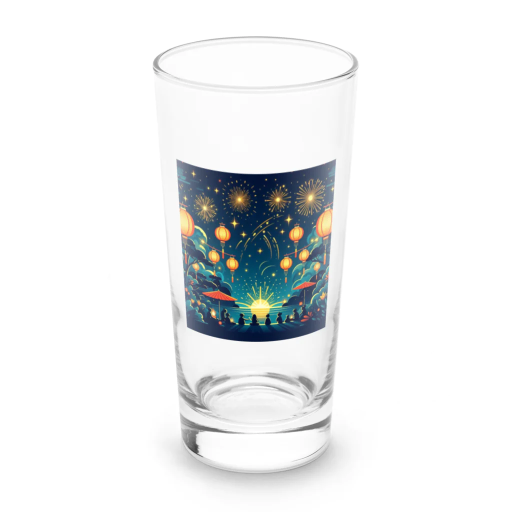 tanantの夏祭り、提灯が灯る下で花火をみている Long Sized Water Glass :front