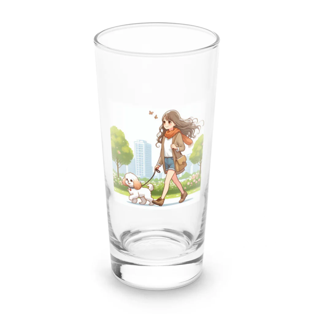 南国のかわいい犬と散歩をする女性 Long Sized Water Glass :front