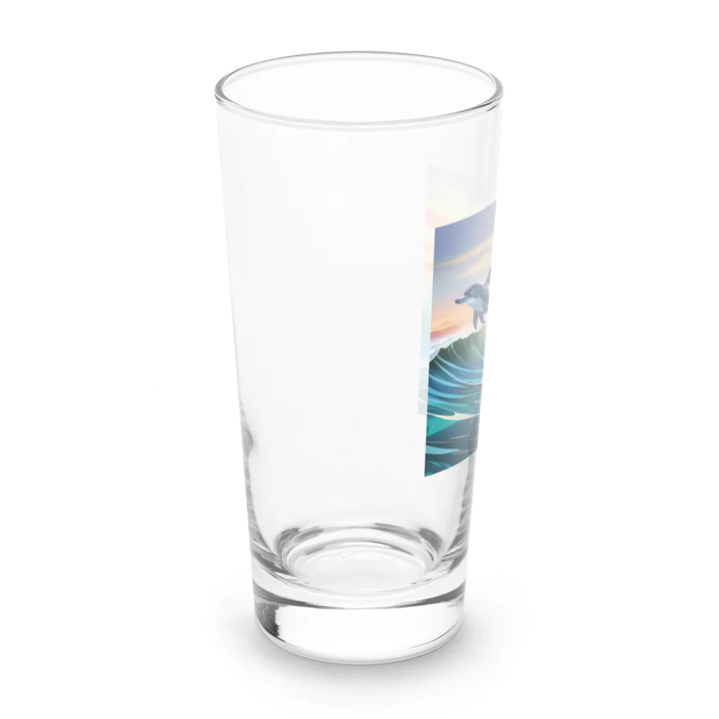 itacyoko(AIイラスト屋)の夕暮れで飛ぶイルカ Long Sized Water Glass :left