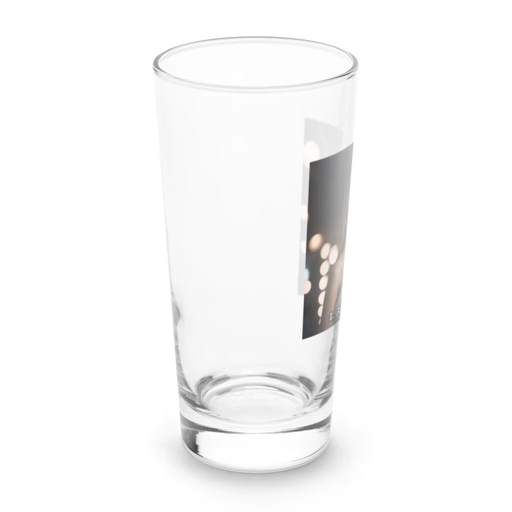 Celestialの美しい女性がスレンダーなシルエットを披露する素敵な写真です。 Long Sized Water Glass :left