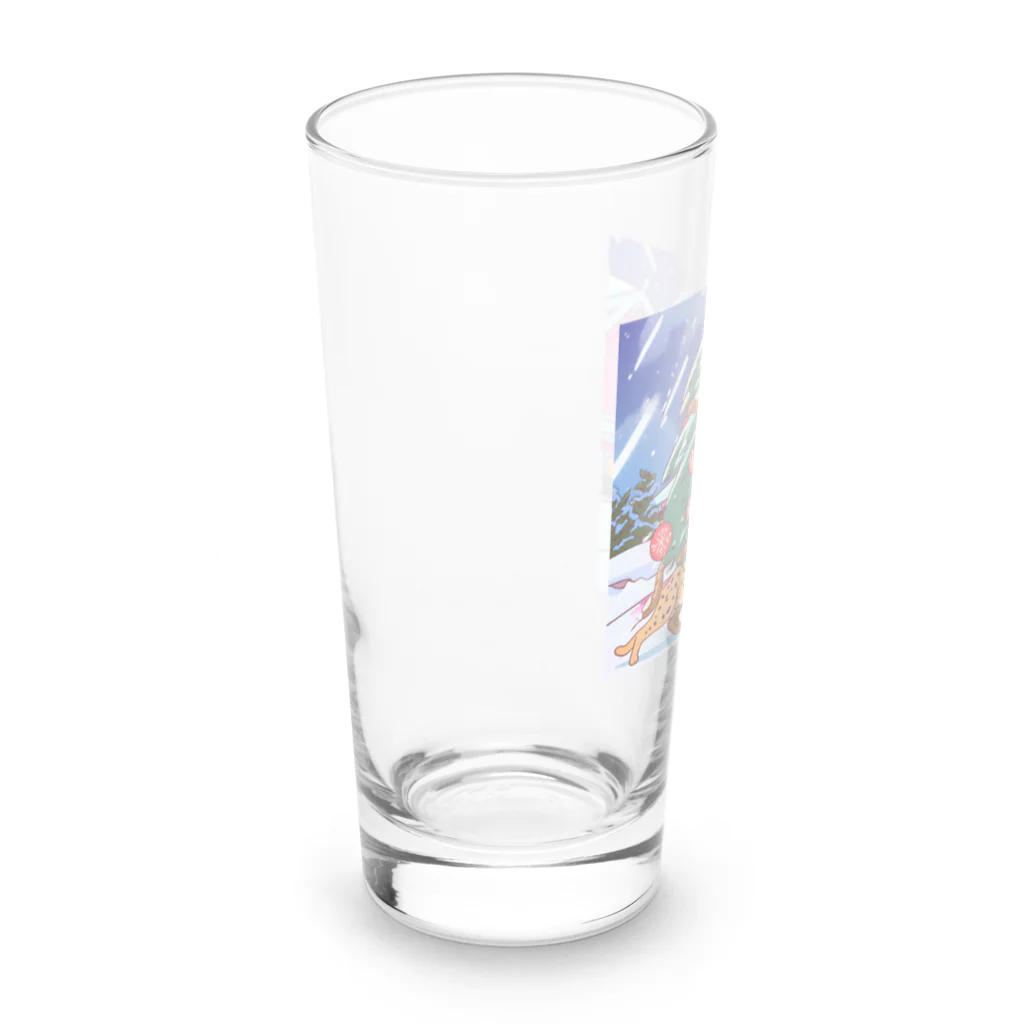 urako77のクリスマスツリーの前で楽しむオオヤマネコ Long Sized Water Glass :left