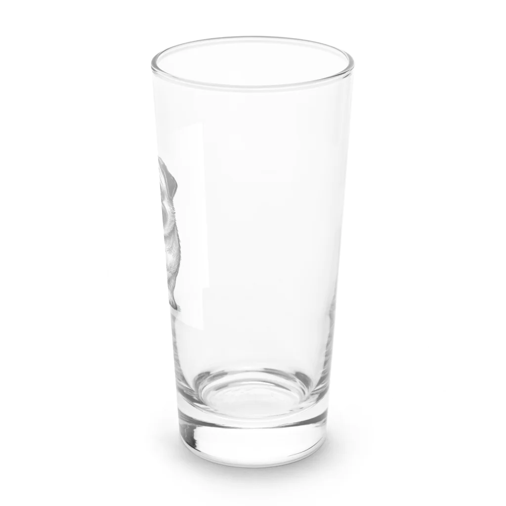 鼻ぺちゃ犬と和猫の遠くを見つめるパグ Long Sized Water Glass :right