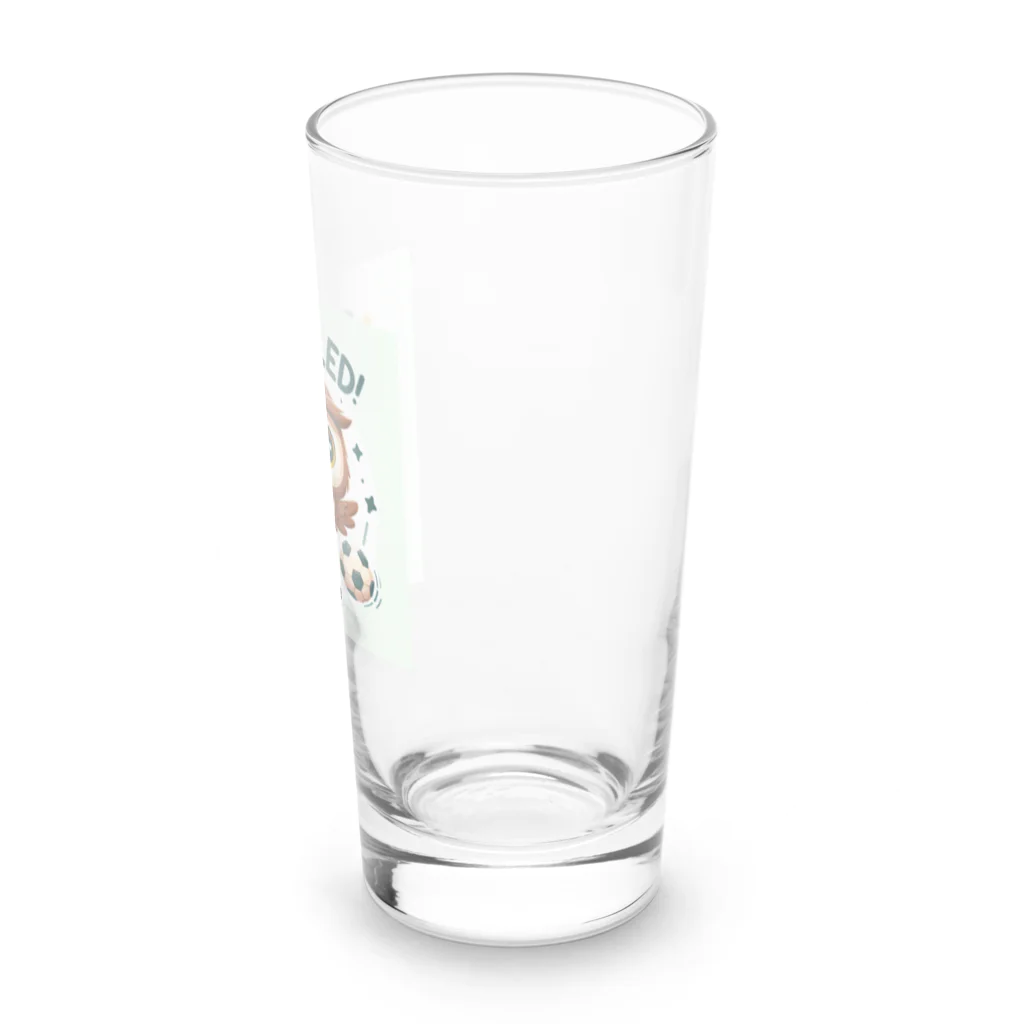 まんじゅ王国のフクロウがボールを蹴っているかわいい姿！ Long Sized Water Glass :right