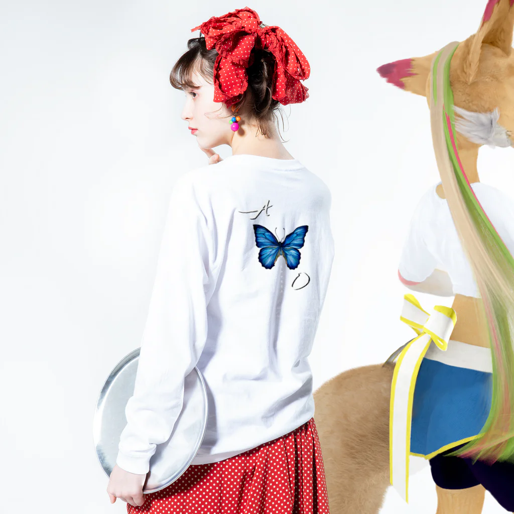 idumi-artの青い蝶🦋縦　BUTTERFLY EFFECT Long Sleeve T-Shirt :model wear (back, sleeve)