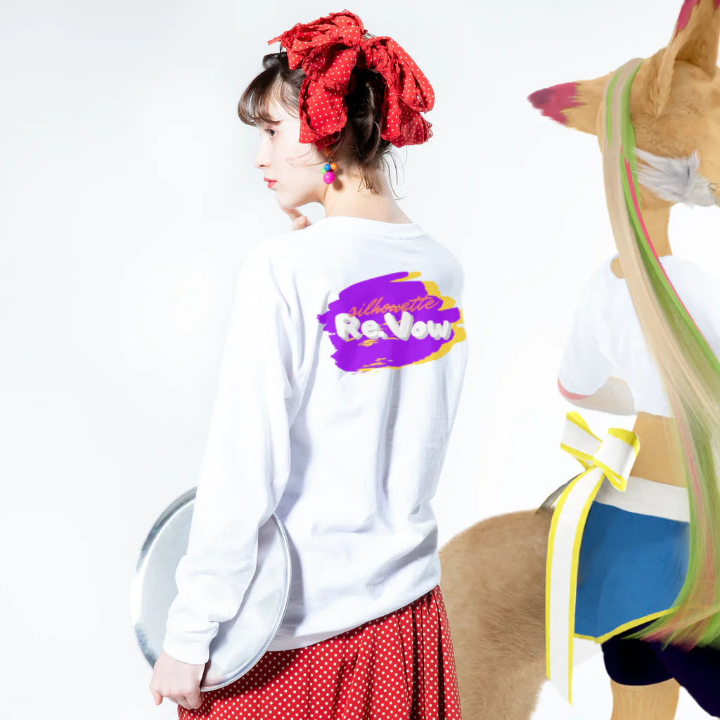 Re.VowのロングTシャツ Long Sleeve T-Shirt :model wear (back, sleeve)